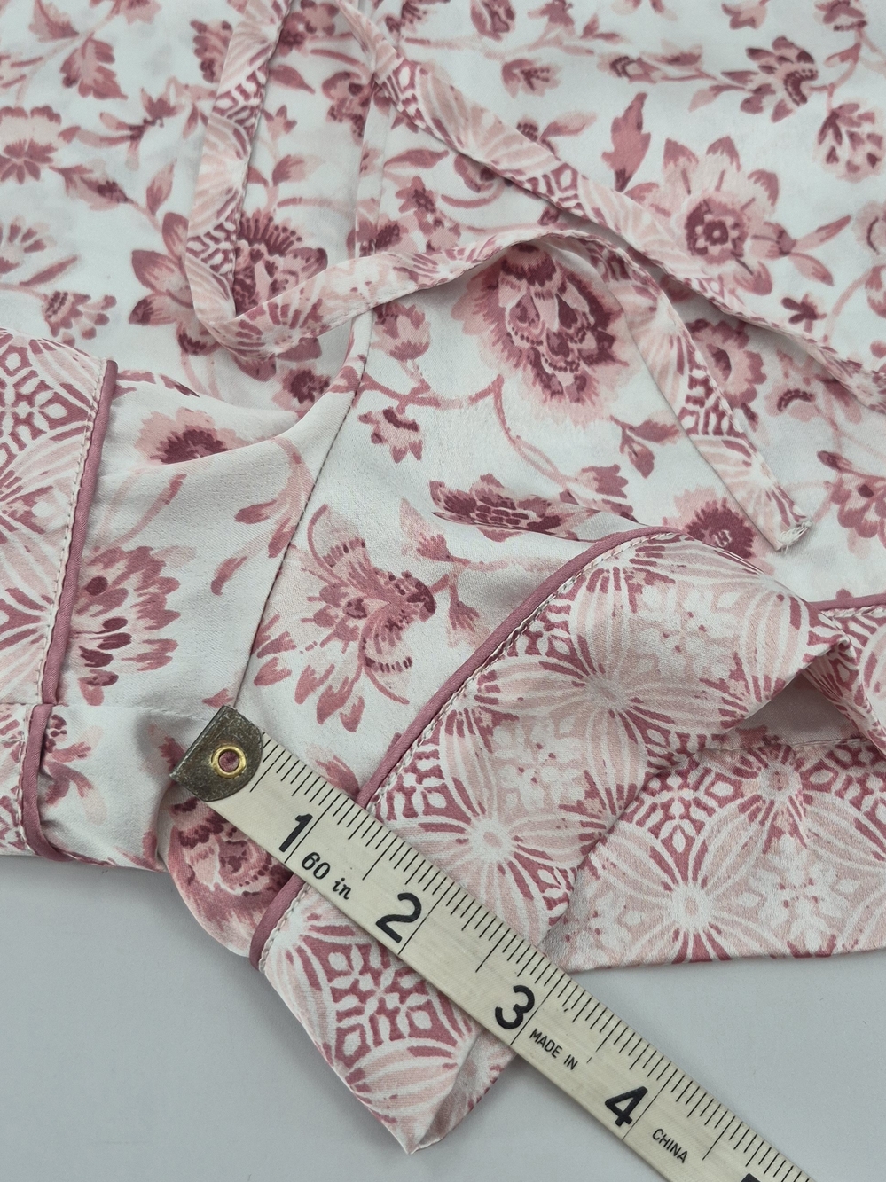 Haute Hippie Pajama Set Large PJ Floral Satin Feel Cottage Core Shorts Top - Picture 12 of 13